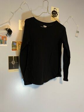 Old Navy Black V-Neck Long Sleeve Tee